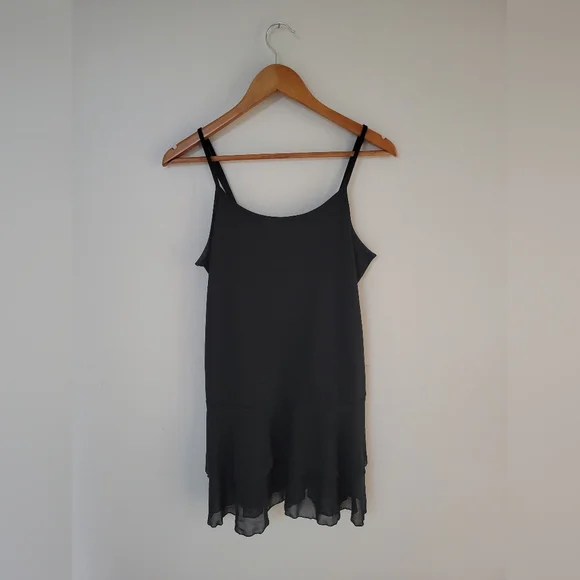 Black ruffle tunic camisole - Picture 5 of 8